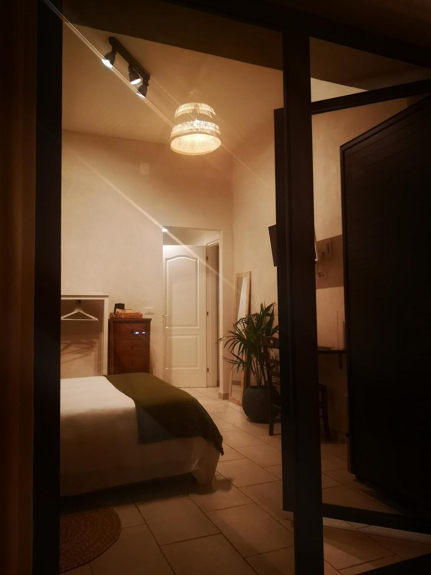بروسيدا B&B Villa Rosalia الغرفة الصورة